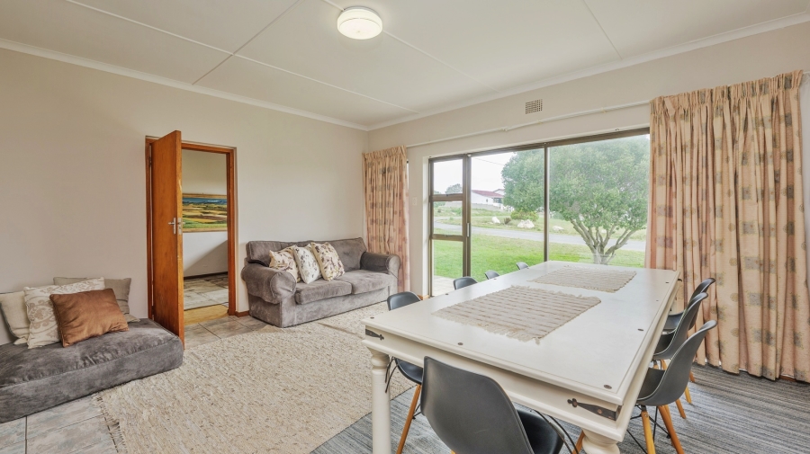 4 Bedroom Property for Sale in Struisbaai Western Cape